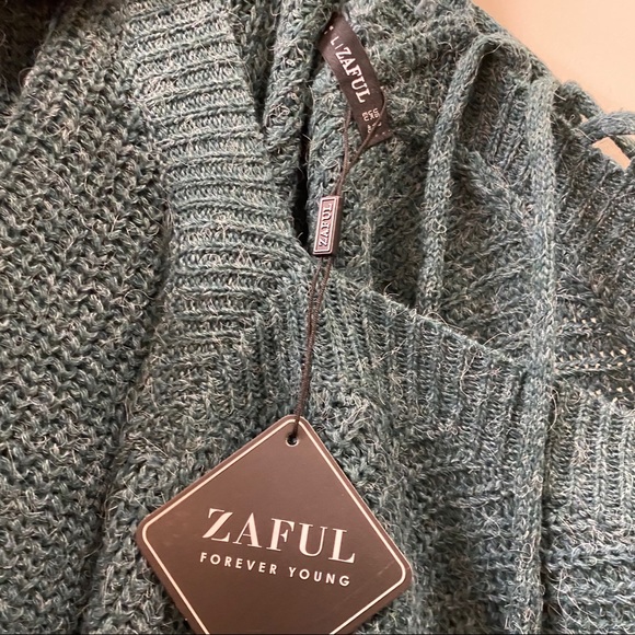 Sweater - Picture 4 of 5